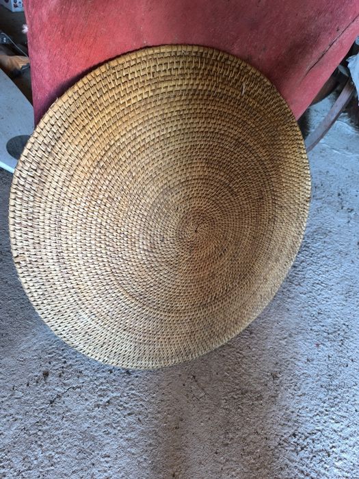 Pratos decorativos grandes em vime