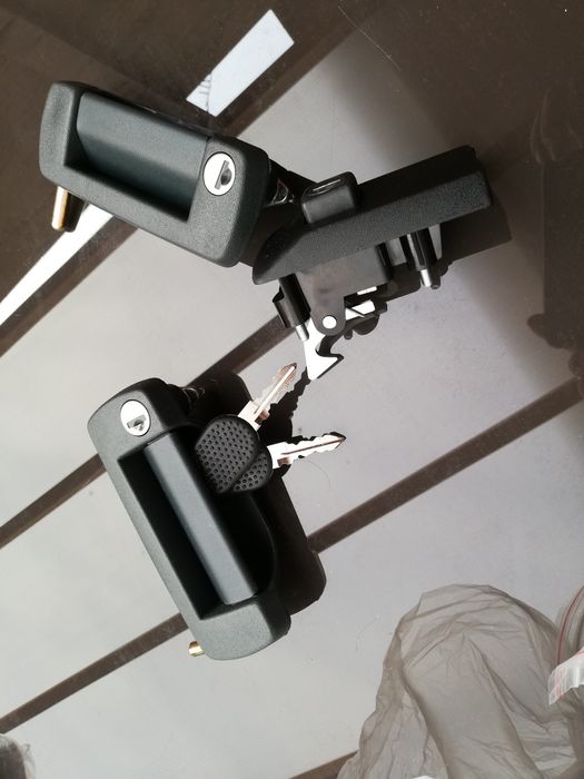 Fiat 126p klamki + zamek klapy tylnej El Elegant nowe