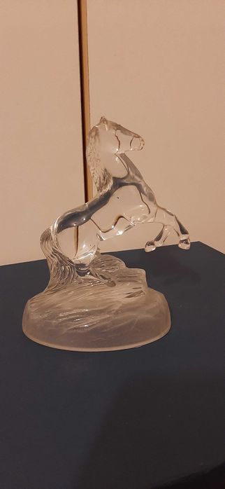 Cavalo, bomboneira e manteigueira vidro