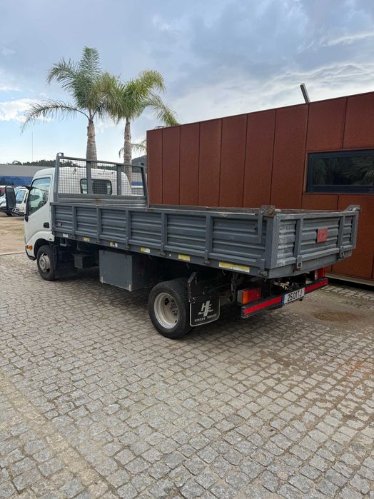 Toyota dyna tribasculante