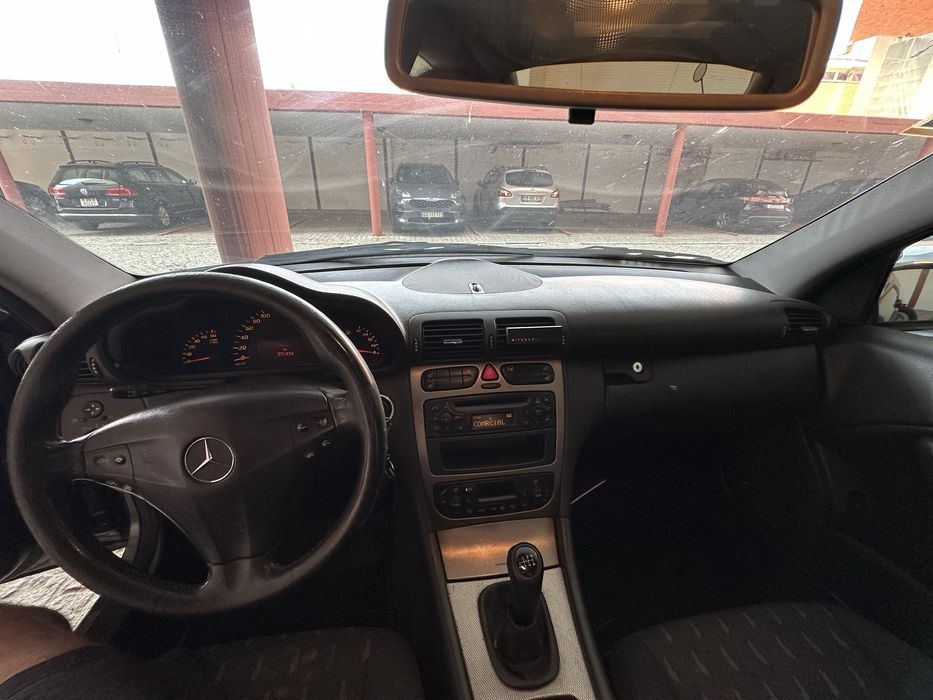 Mercedes-Benz c220 coupe