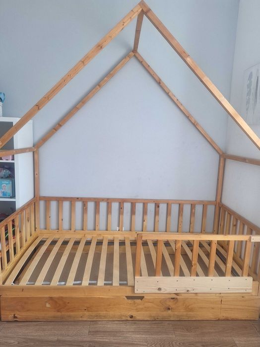 Cama de solteiro em madeira natural tipo casinha – 90x190 cm