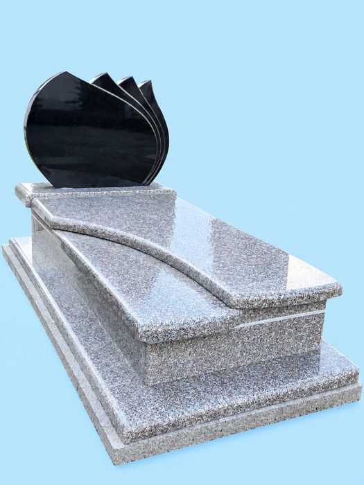Nagrobek granitowy