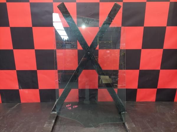 Vidro porta frente direita MAN TGE Van (UY_)