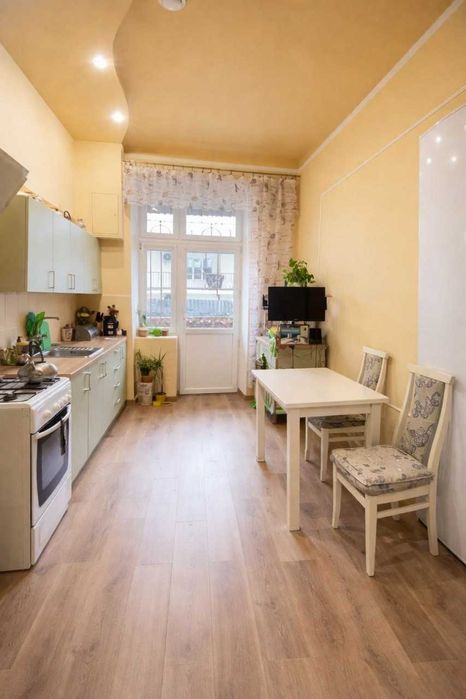 Продаж квартири на вул. Опільського