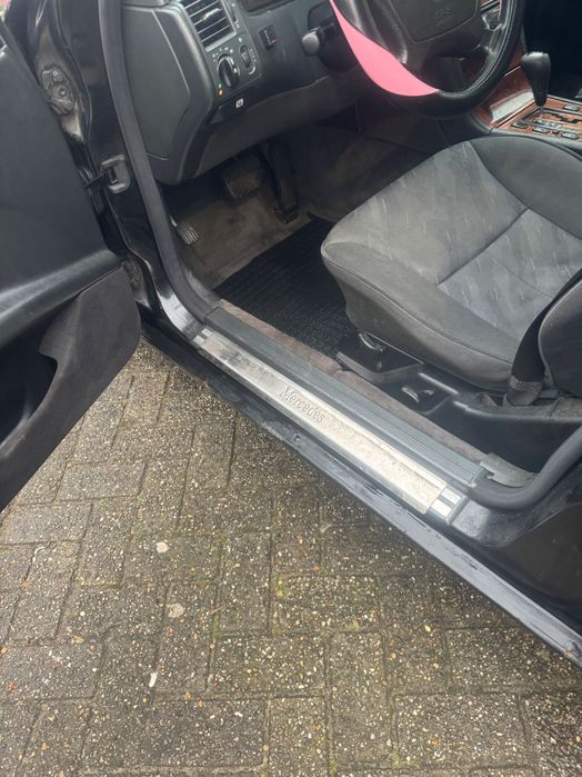 Mercedes-benz w210 e200 1996