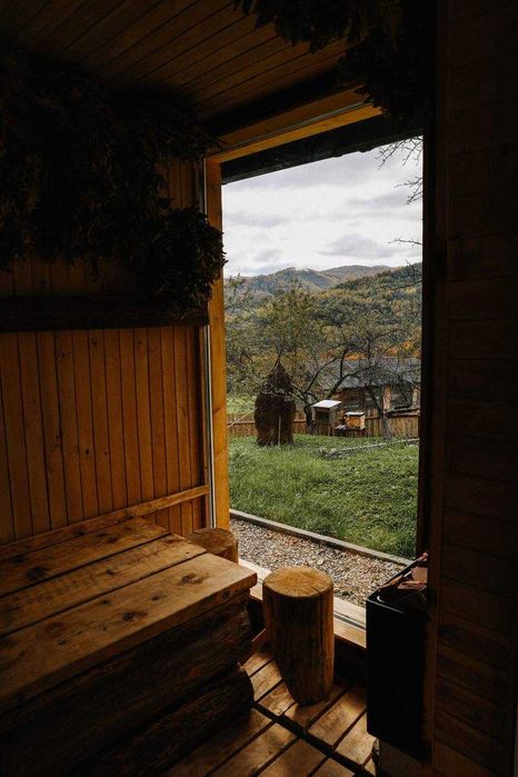 Дохідна нерухомість в с.Манява.