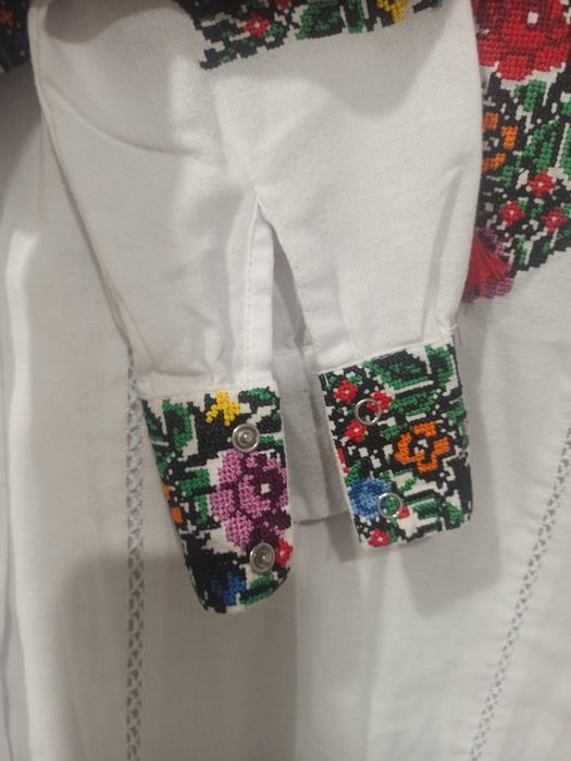 Вишита сорочка жіноча