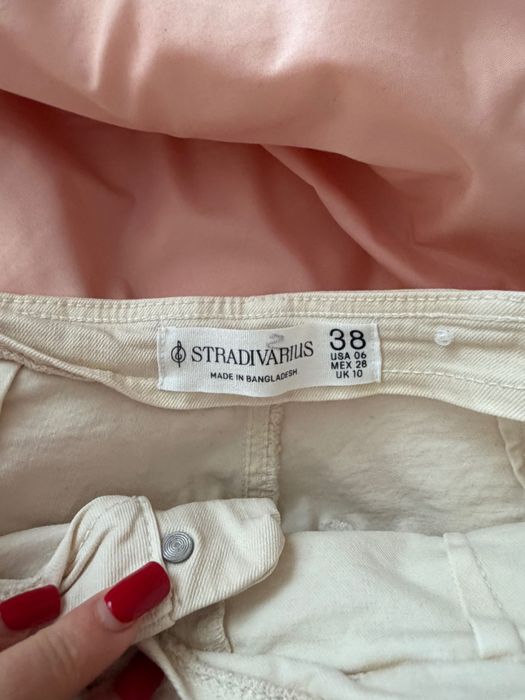Джинси Stradivarius D77