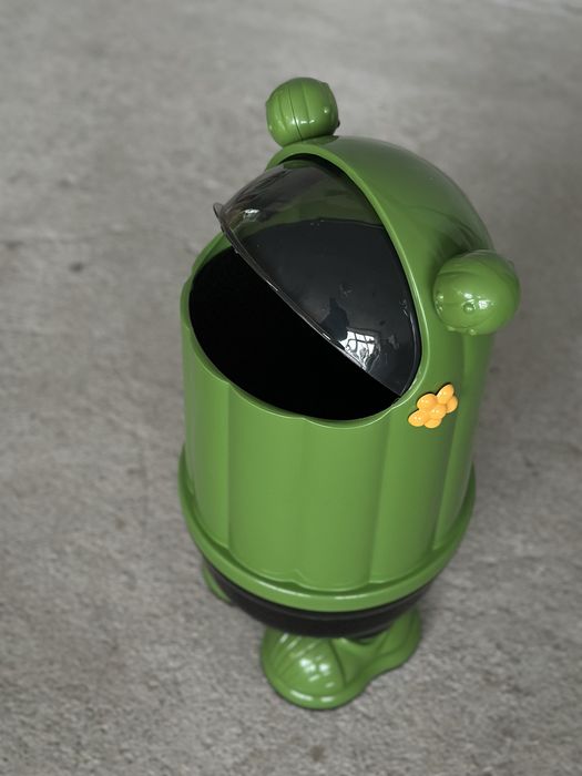 Retro pojemnik UFO ufoludek Space Age kosz na smieci Modern design