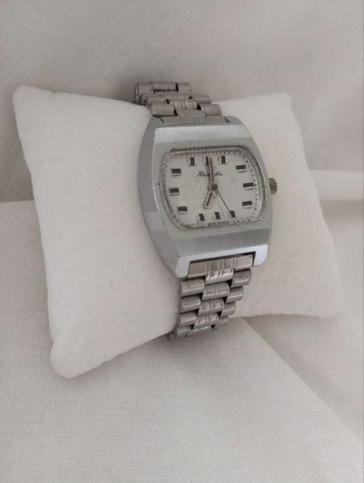 Механічний годинник ракєта "бейкер"