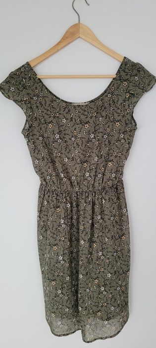 Sprzedam letnia zwiewną sukienkę rozmiar.38
