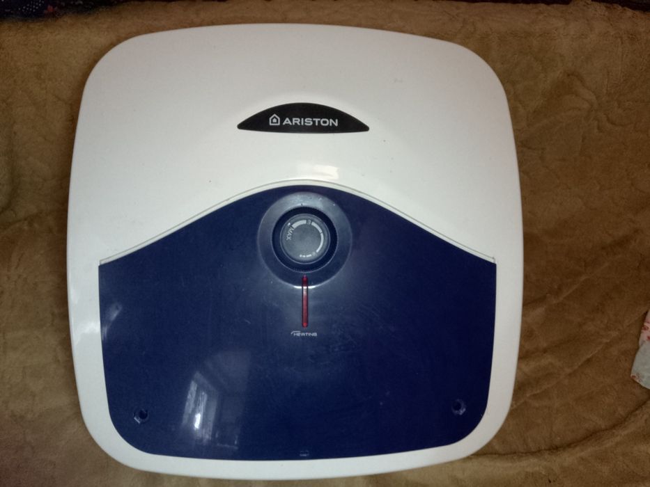 Продам  бойлер  Аriston