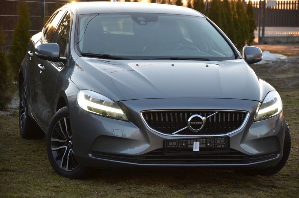 Volvo V40 2.0d D2 Lift Full-Ledy Navi Radar PEŁNA HISTORIA 100%BEZWYPADEK 2020
