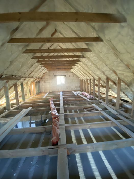 Утеплення піною. пінополіуретаном. ППУ. Поліуретаном. Ангарів