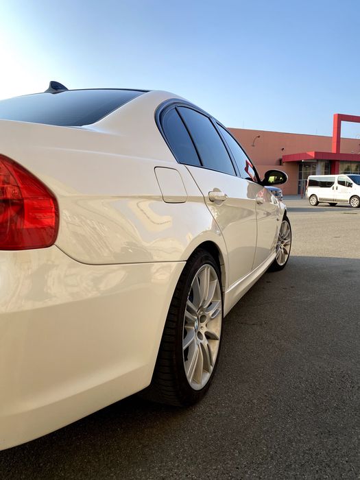 BMW E90 328xi 2010 3.0I