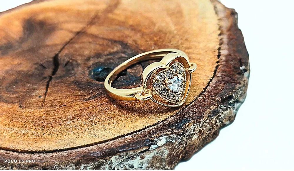 Śliczny złoty pierścionek z motywem serca - próba 585 - 2,49g - R.10