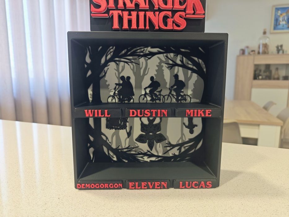 Expositor Funko Stranger Things McDonalds