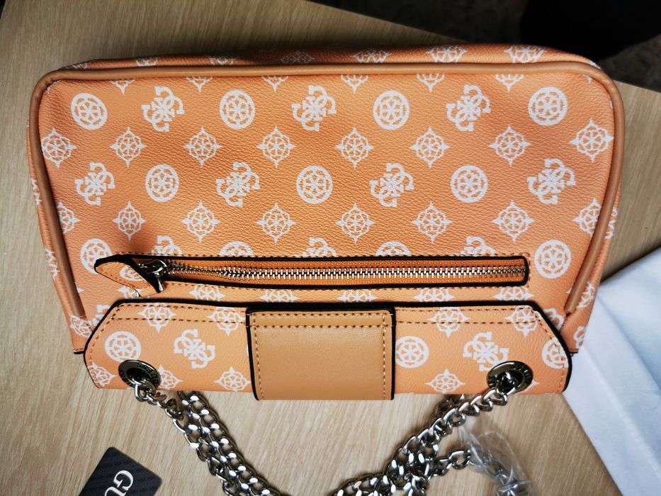 Elegancka torebka damska marki Guess