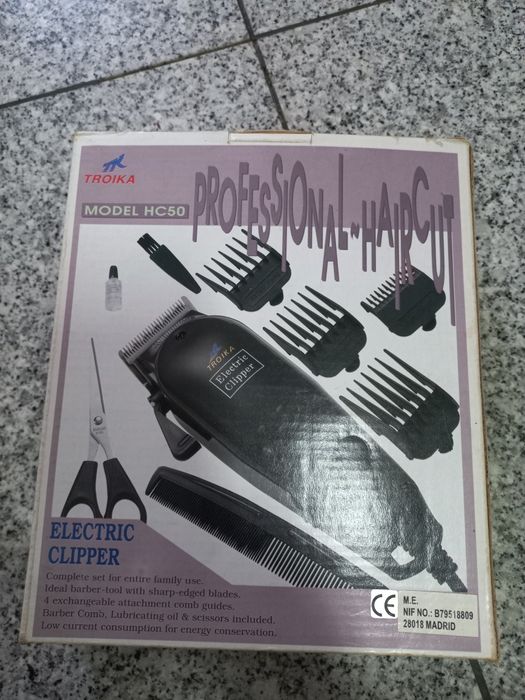 Máquina de cortar cabelo profissional nova