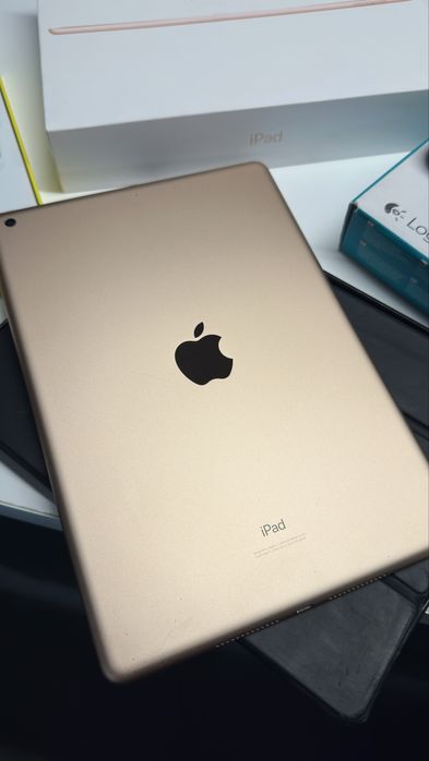 IPad 7 gen 32GB Rose + rysik Baseus+ klawiatura Logitech + etui