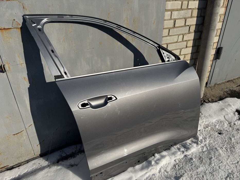 Дверь Ауди Етрон правая передняя в цвет  Z7F
