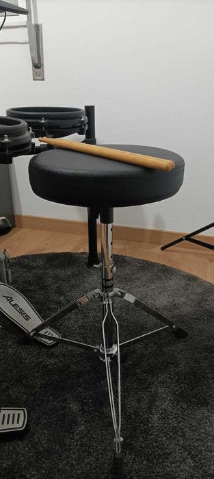 Bateria eletrónica Alesis Nitro Mesh kit | Drumkit