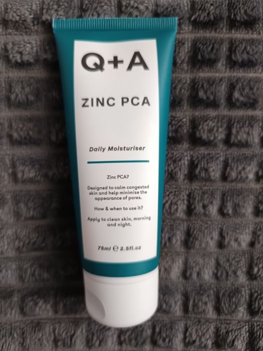 Krem do twarzy Q+A Zinc PCA - przeciw wypryskom