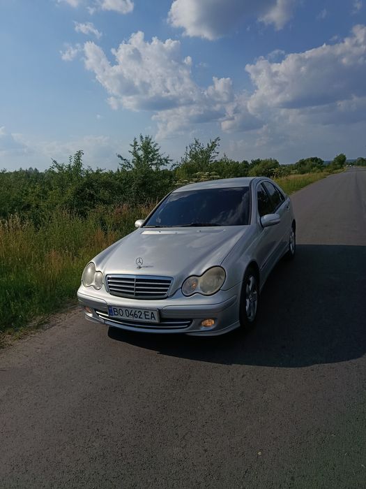 Мерседес w203 2.2 2005 рік