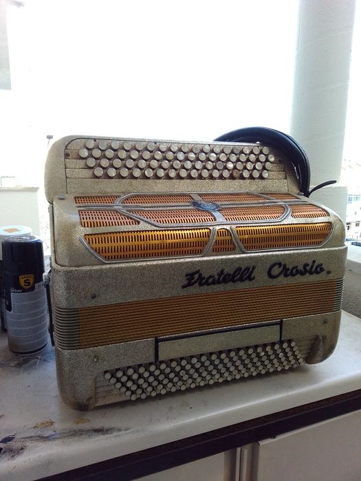 Fratelli Crosio Acordeão Italiano 3a voz- botões -  Excelente Estado com correias novas