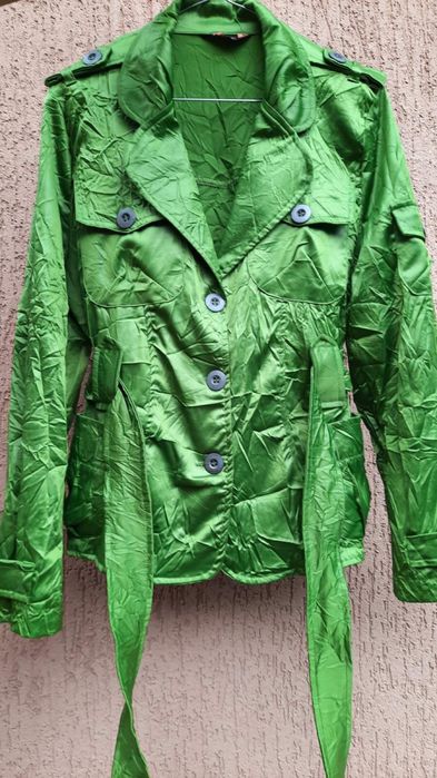 Продаться піджак у відмінному стані