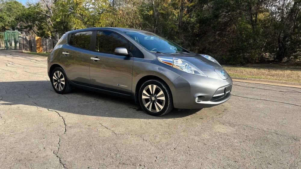 Nissan LEAF SL      2015