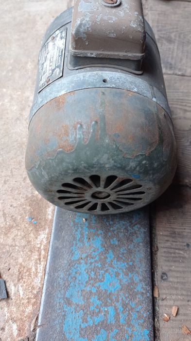 Продам електродвигун