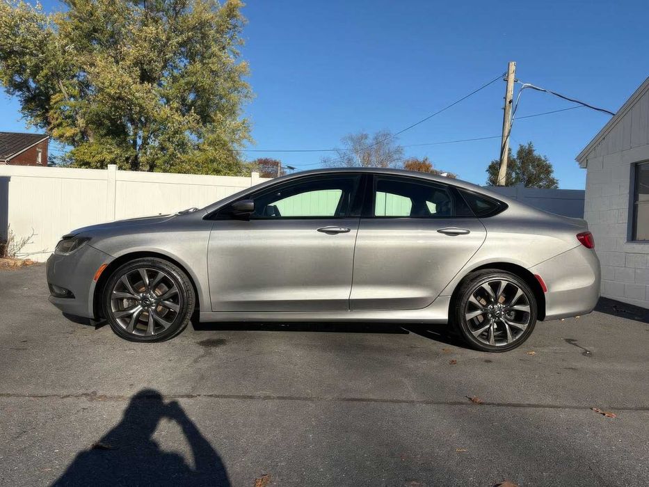 Chrysler 200 S      2015
