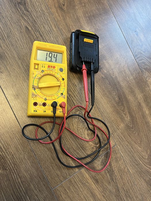 Акумулятор Dewalt 18v