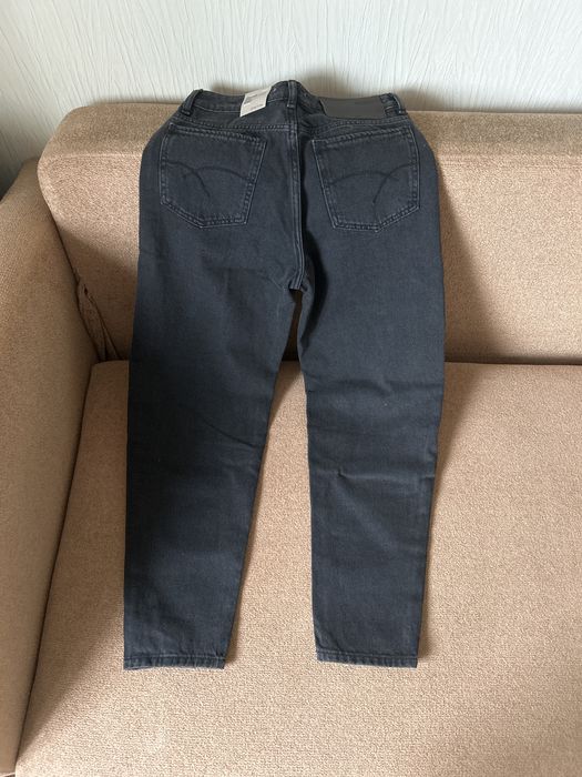 Чорні МОМ джинси 25 розміру