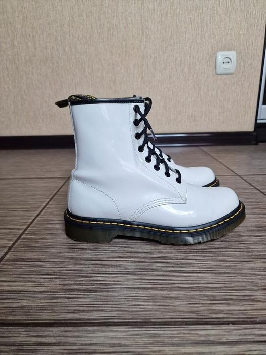 шкіряні лакові білі черевики Dr.Martens,  оригінал