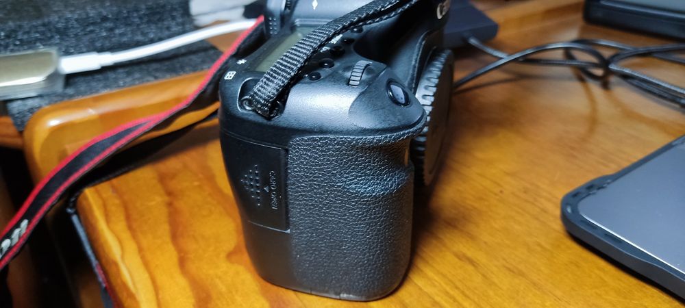 Canon EOS 6D em muito bom estado
