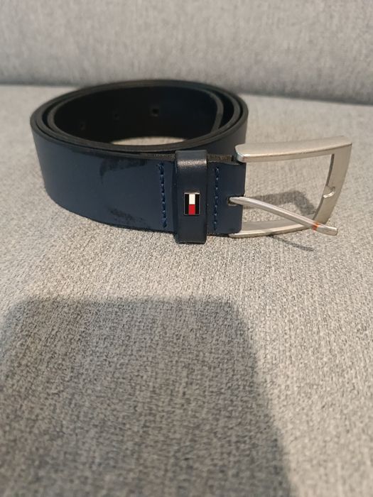 Granatowy pasek Tommy Hilfiger