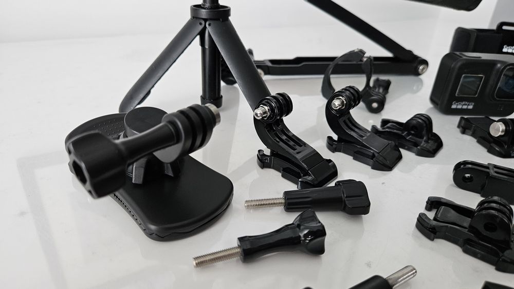 GoPro Hero8 Black + 2 baterie + akcesoria