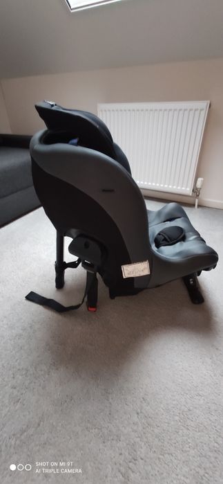 Fotelik 9-15kg Axkid Minikid tyłem do kierunku jazdy