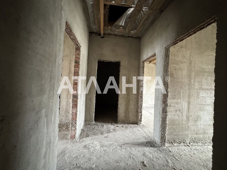 Продається двоповерховий котедж із власною земельною ділянкою!