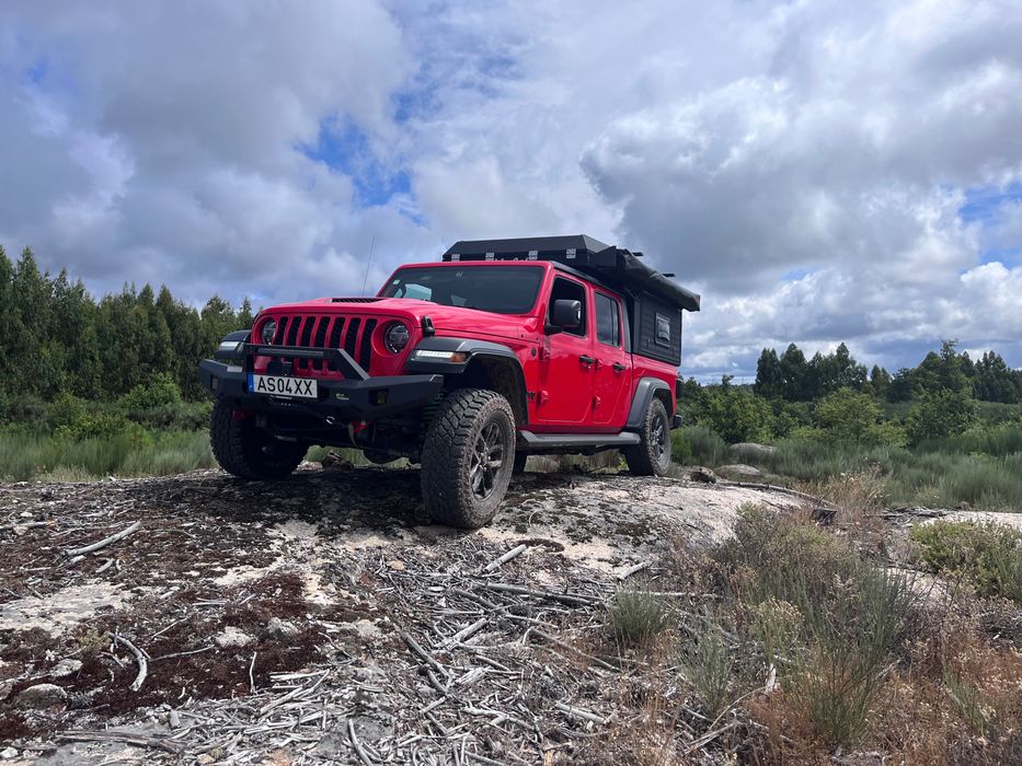 Jeep Gladiator with Alu-Cab rooftend64846549362177124