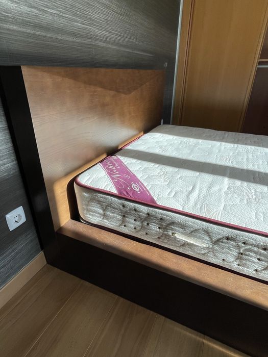 Cama de corpo e meio