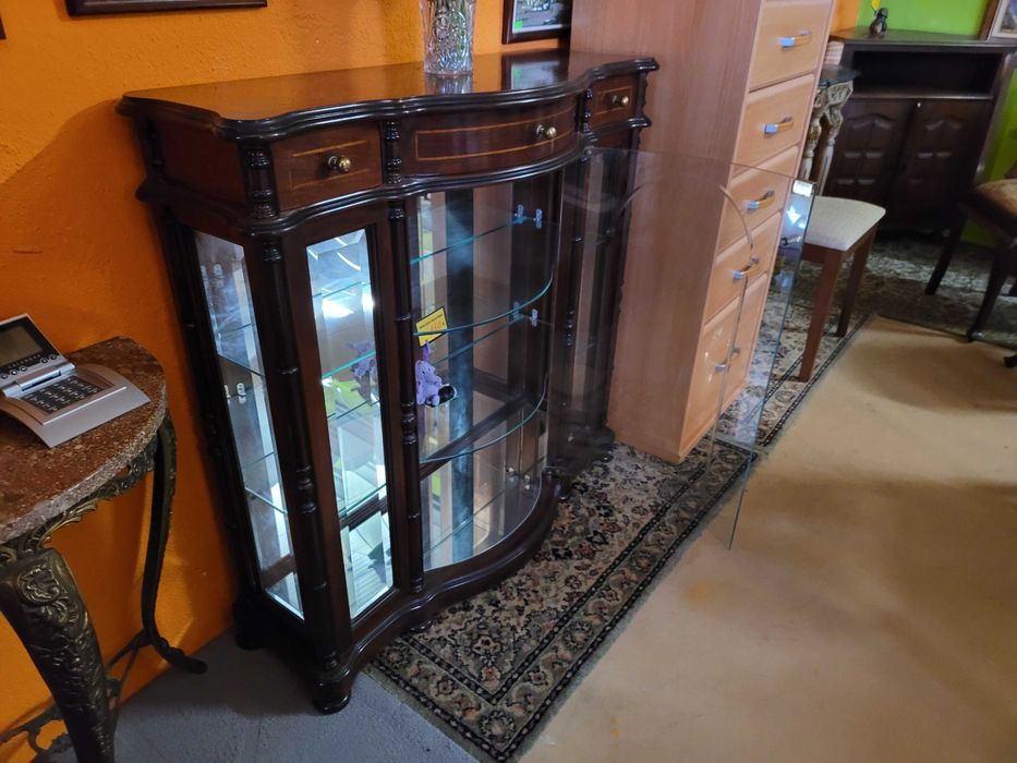 Cristaleira - óptimo estado geral