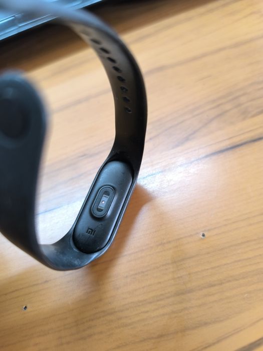 Продам фитнес-браслет Xiaomi Mi Smart Band 4