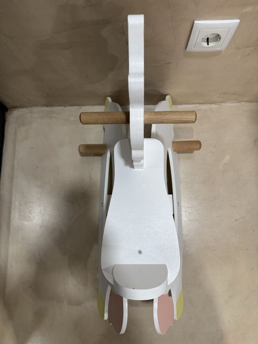 Cavalo de Baloiço de Madeira