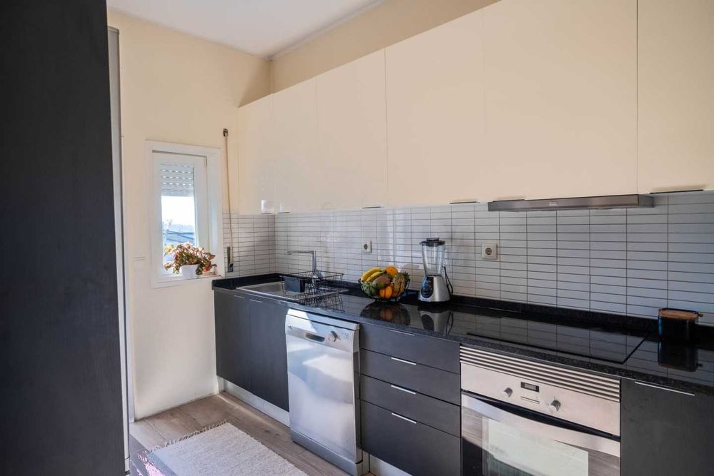Moradia T6 com terreno urbano 1500m2 Esmeriz  VNFamalicão