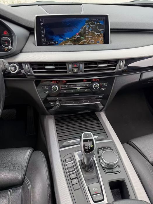 Bmw X5 impecável full extra, volante desportivo  7 lugares. Não aceito retoma, apenas venda.