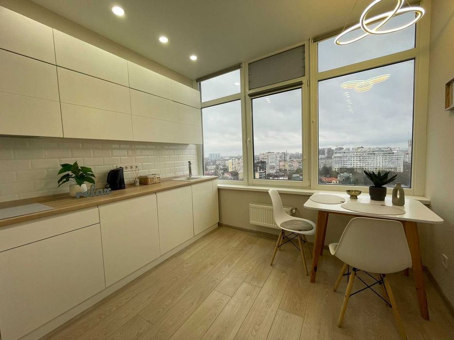 Своя, Аркадія. Стильна та затишна квартира, подобово посуточно Паркінг